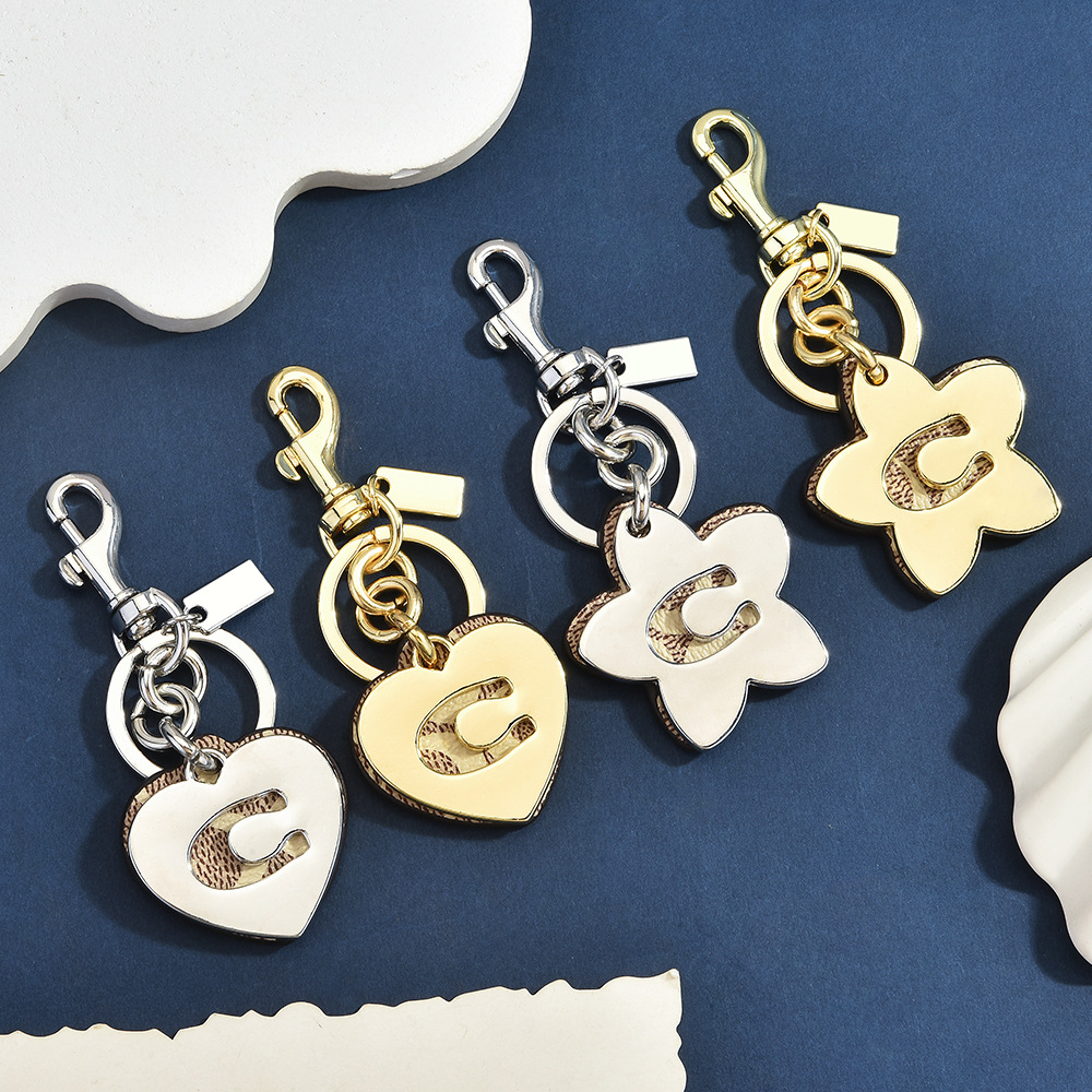 Monogramm-Herz-Blumen-Taschena – Monogram Keychain Leather Bewertung und Preis